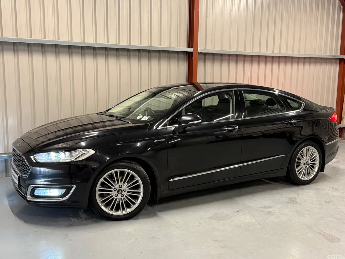 Ford Mondeo Saloon, Diesel, 2016, Black