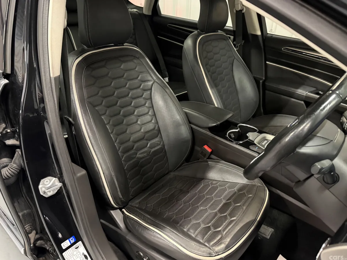Ford Mondeo Saloon, Diesel, 2016, Black