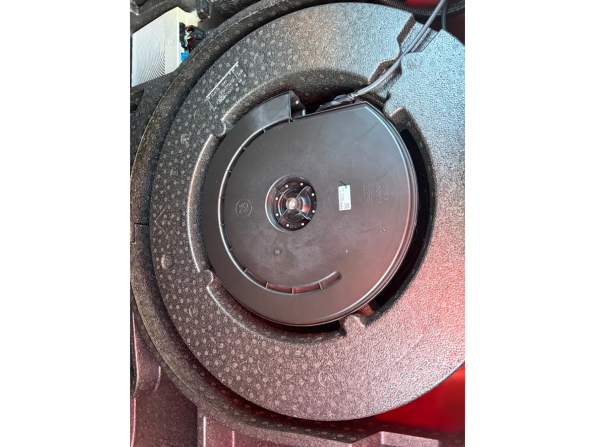 Ford Focus Hatchback, Petrol Hybrid, 2023, Red