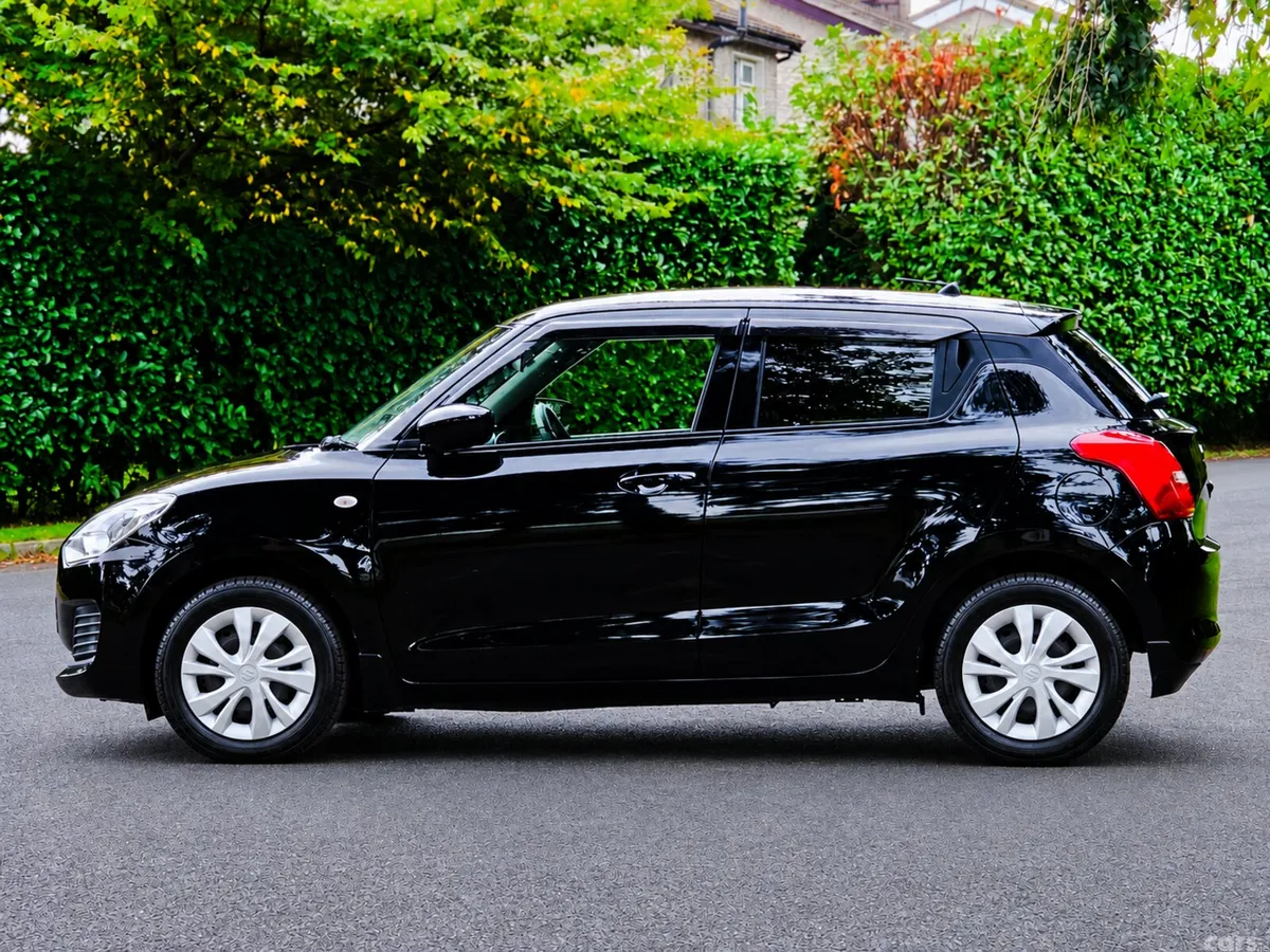 Suzuki Swift Hatchback, Petrol, 2021, Black