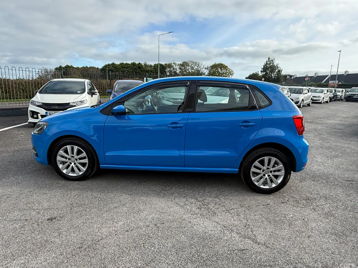 Volkswagen Polo Hatchback, Petrol, 2015, Blue