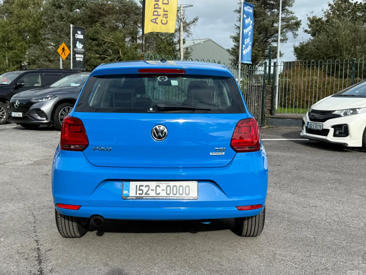Volkswagen Polo Hatchback, Petrol, 2015, Blue