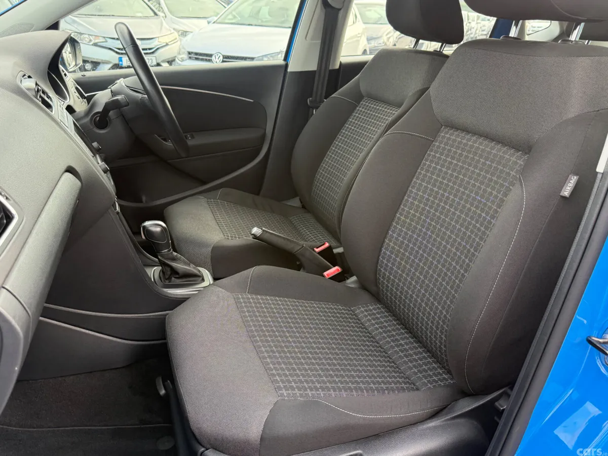 Volkswagen Polo Hatchback, Petrol, 2015, Blue
