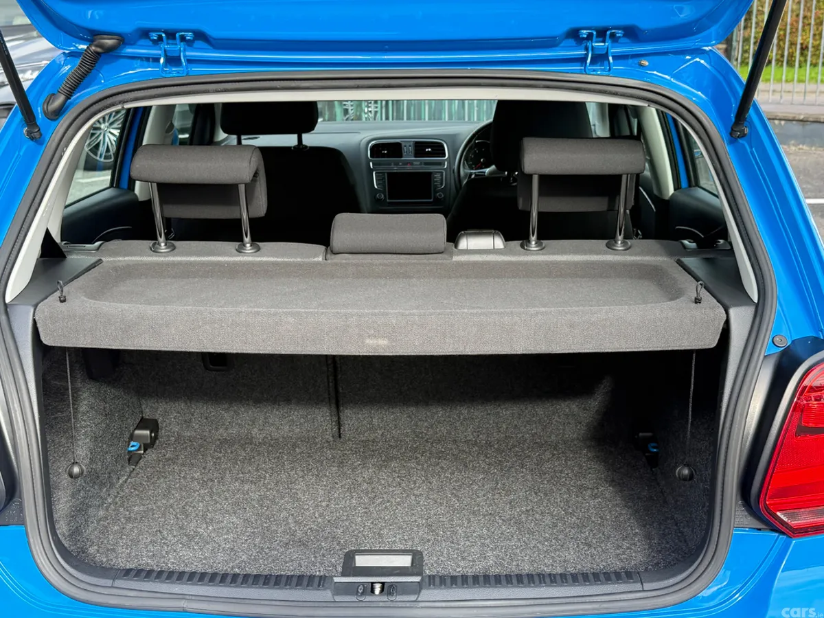 Volkswagen Polo Hatchback, Petrol, 2015, Blue
