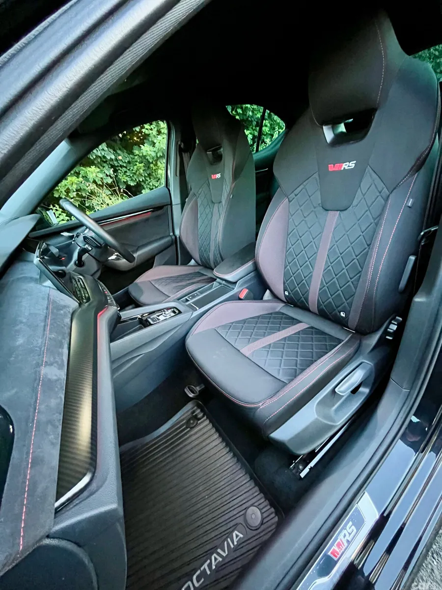 Skoda Octavia Saloon, Diesel, 2021, Black