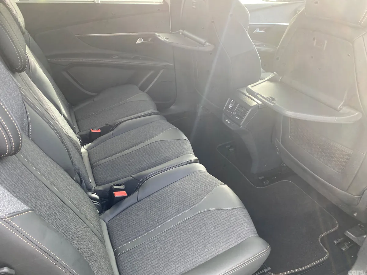 Peugeot 5008 MPV, Diesel, 2021, White