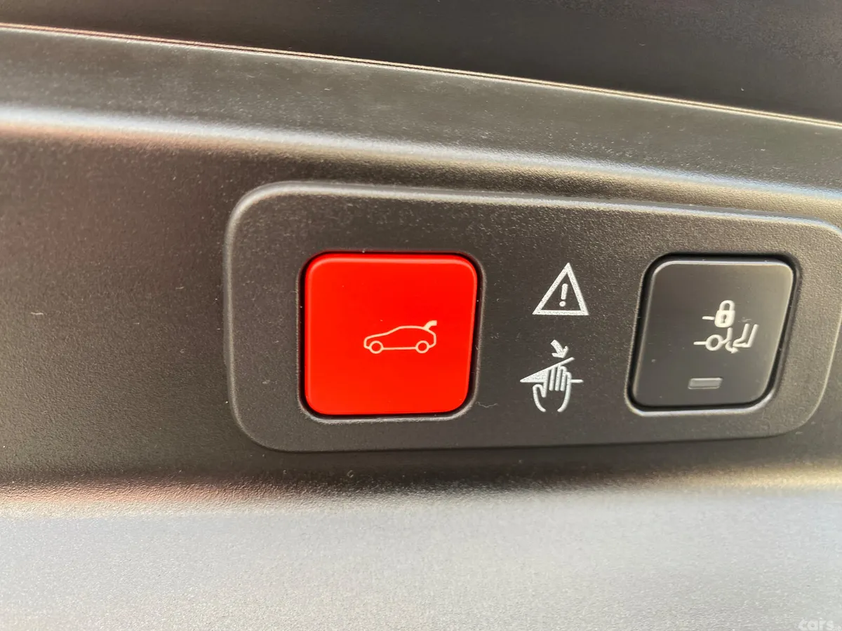 Peugeot 5008 MPV, Diesel, 2021, White