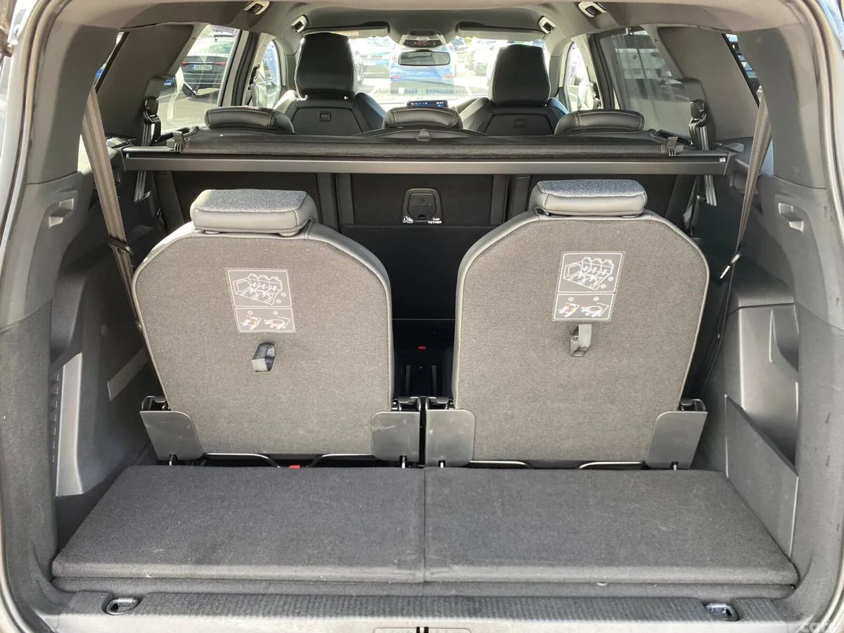 Peugeot 5008 MPV, Diesel, 2021, White