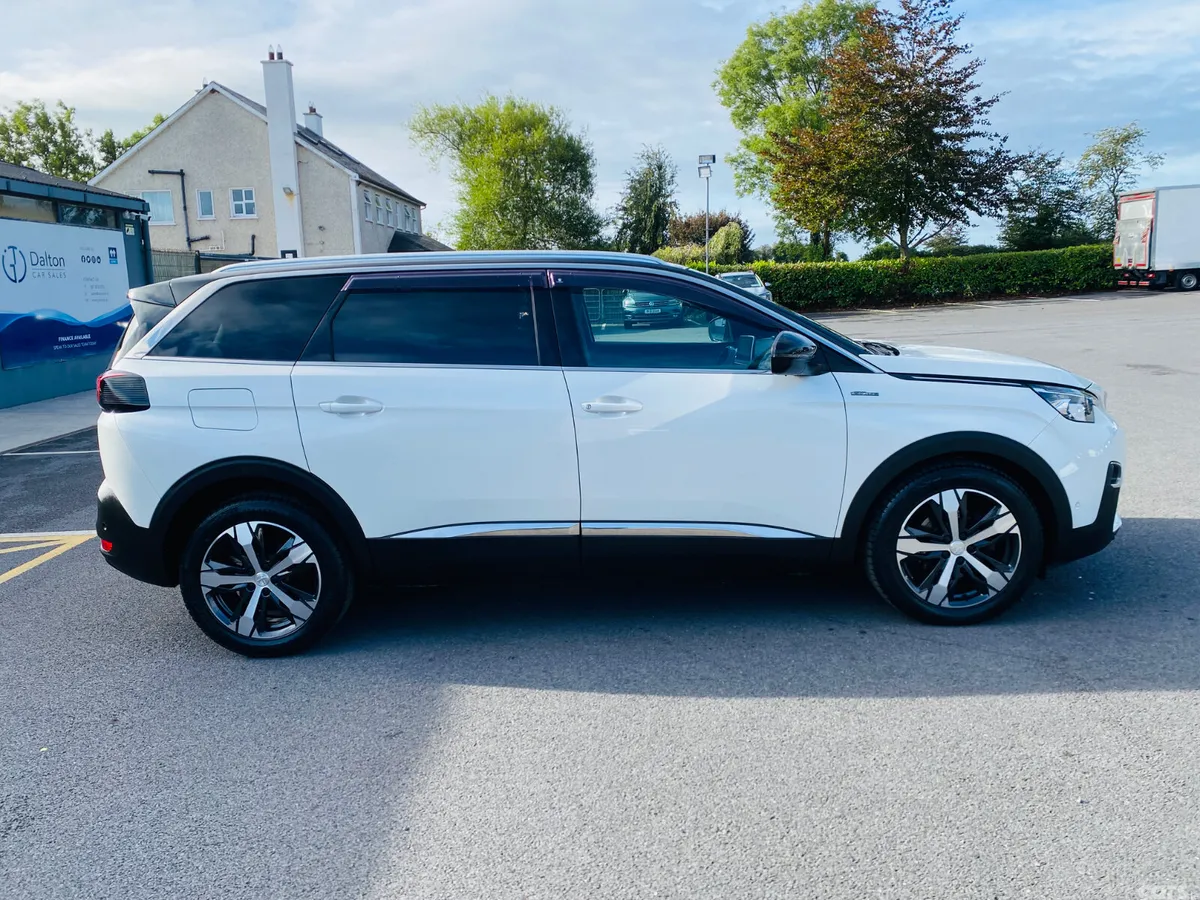 Peugeot 5008 MPV, Diesel, 2021, White