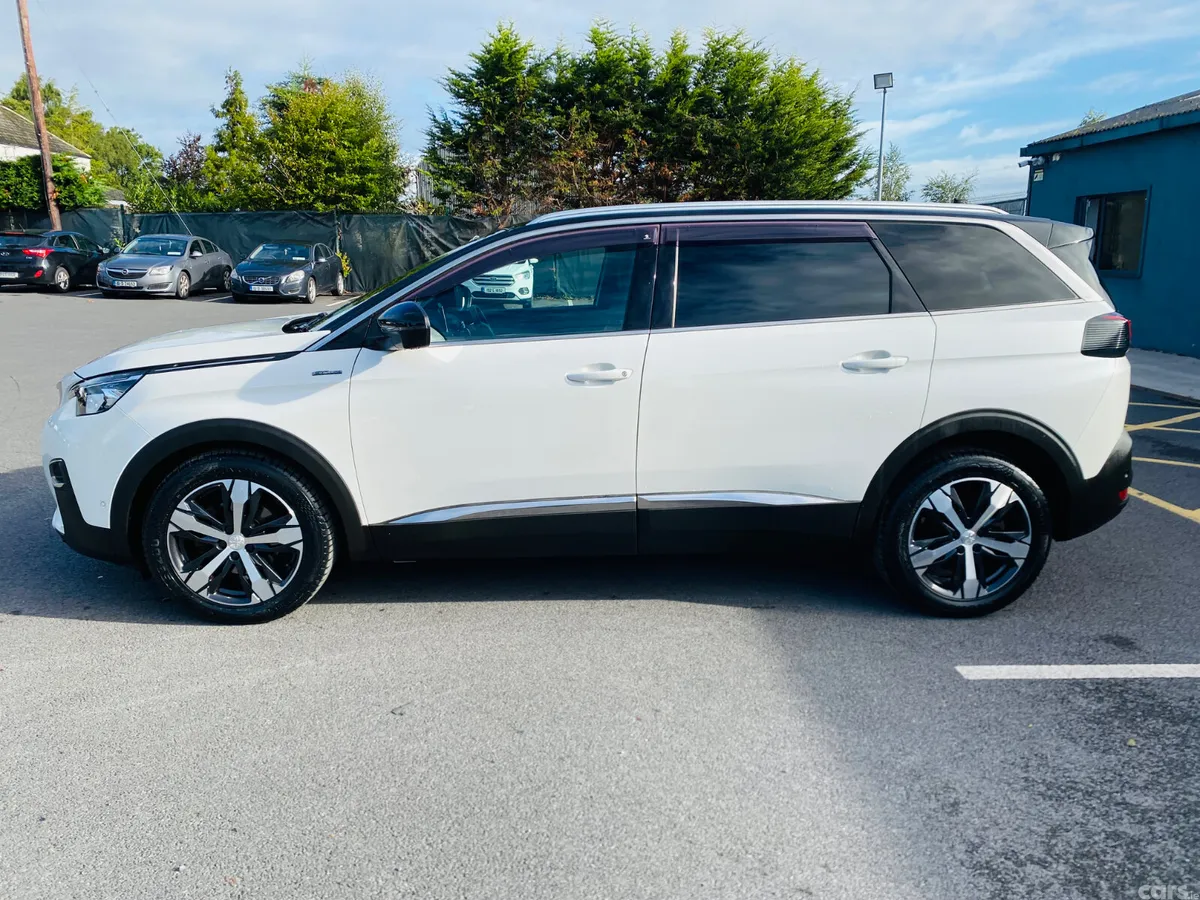 Peugeot 5008 MPV, Diesel, 2021, White