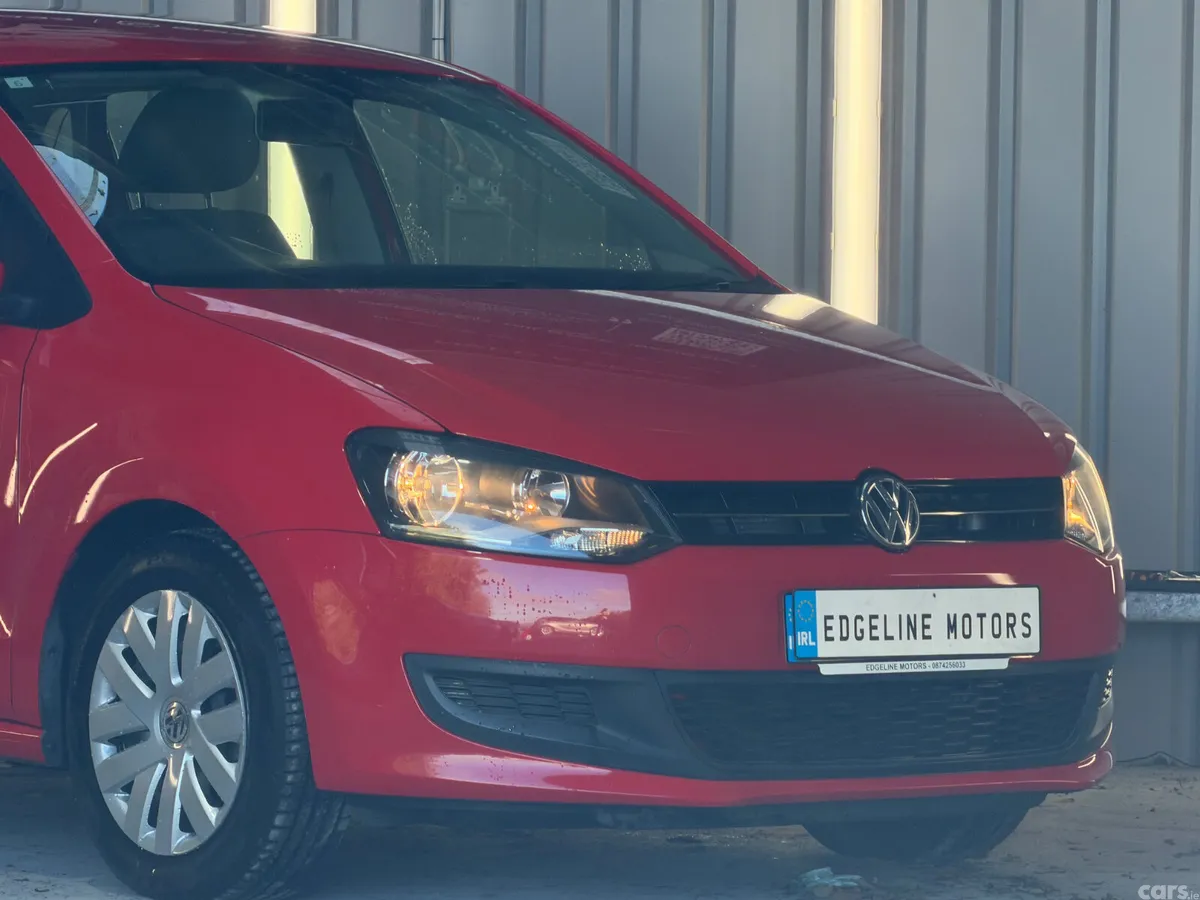 Volkswagen Polo Hatchback, Petrol, 2013, Red
