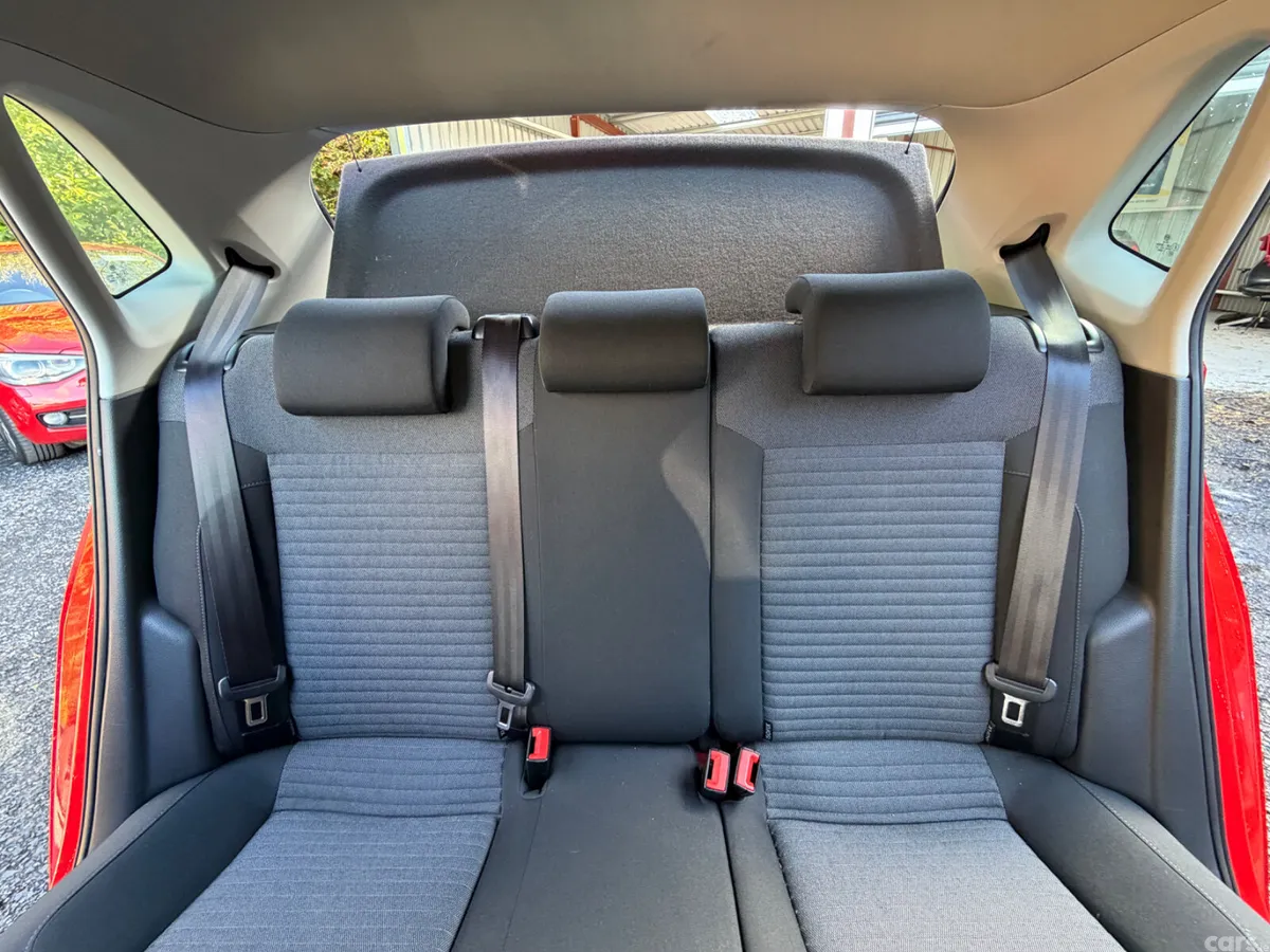 Volkswagen Polo Hatchback, Petrol, 2013, Red