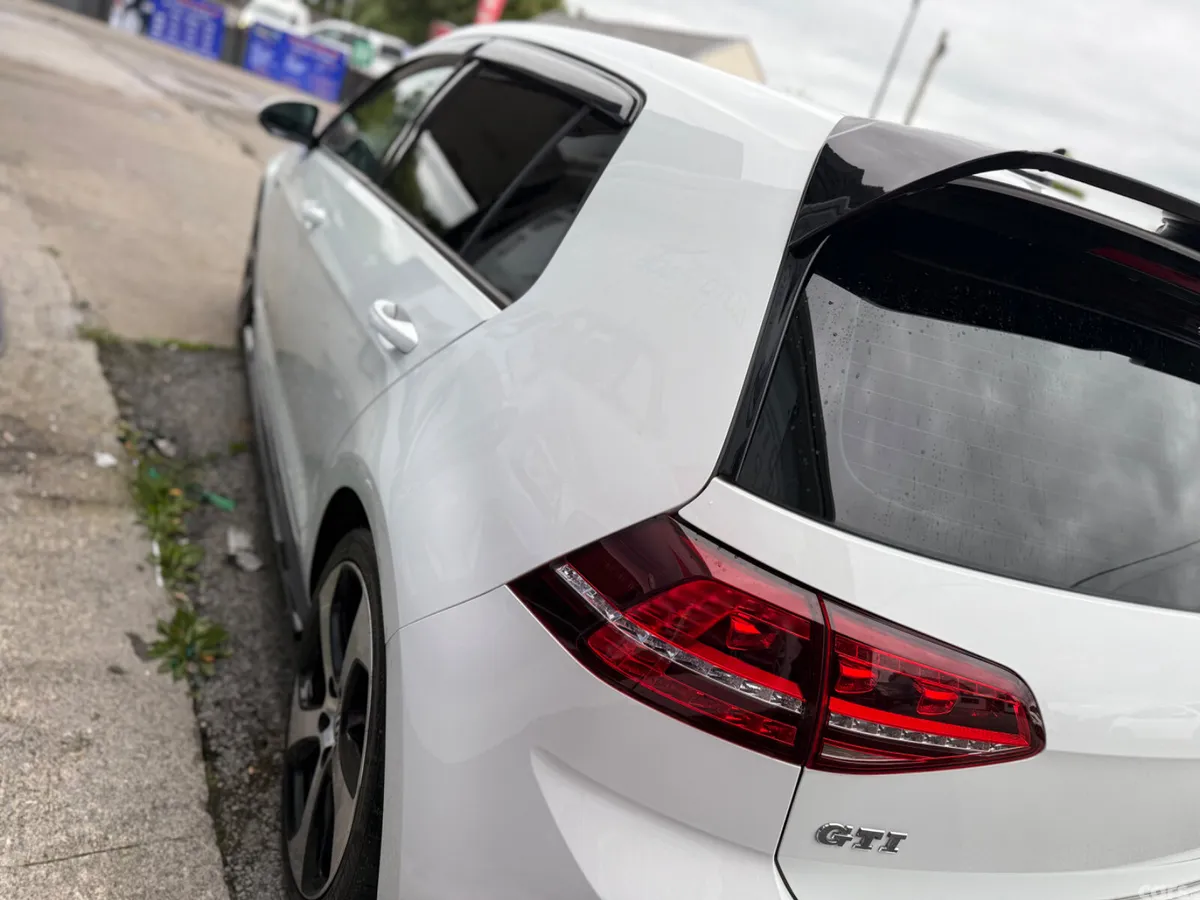 Volkswagen Golf Hatchback, Petrol, 2014, White