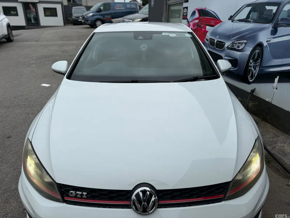 Volkswagen Golf Hatchback, Petrol, 2014, White