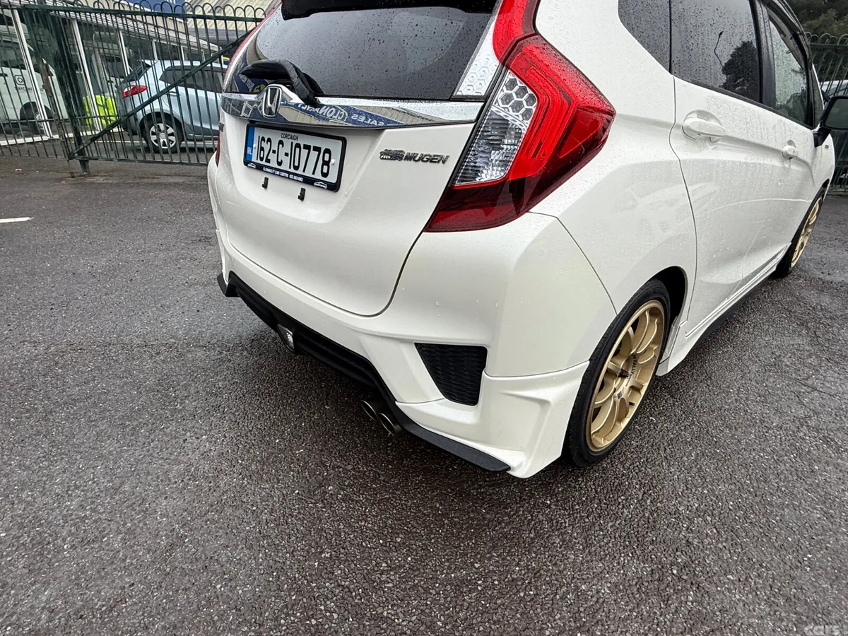Honda Fit Hatchback, Petrol Hybrid, 2016, White