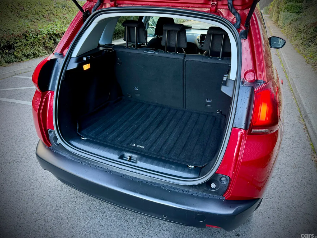 Peugeot 2008 Estate, Petrol, 2019, Red