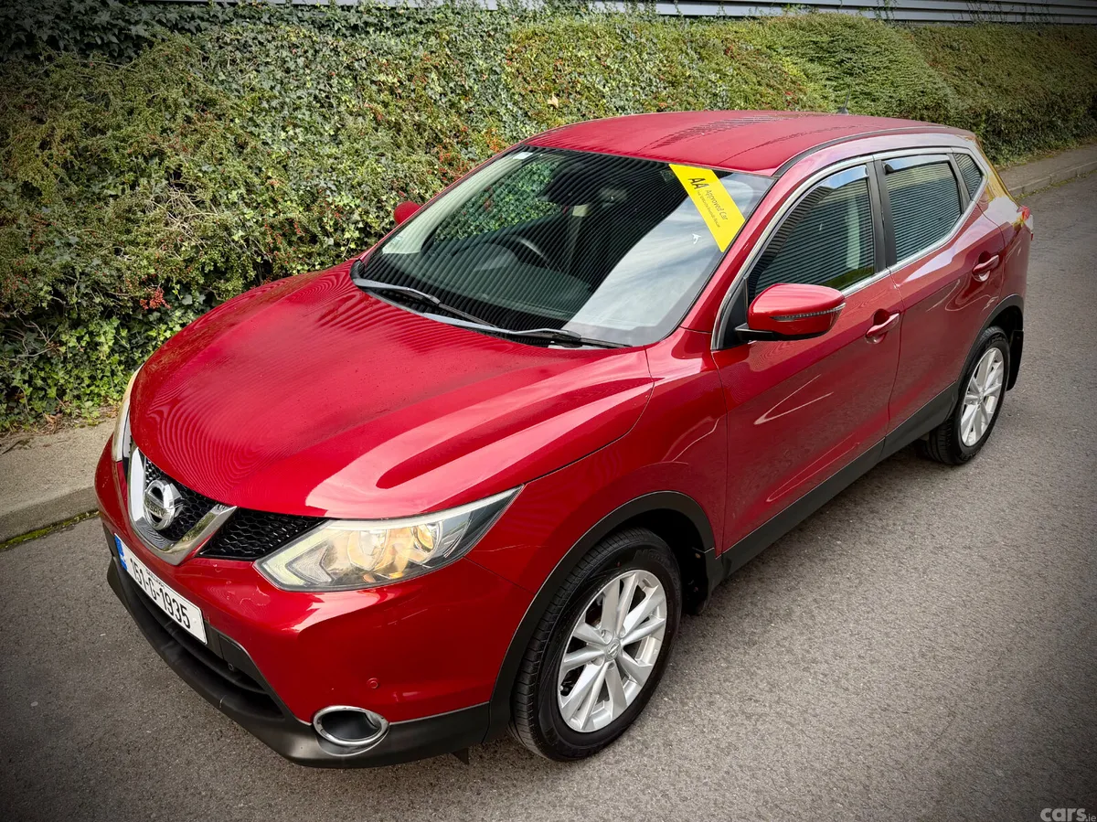 Nissan Qashqai Hatchback, Diesel, 2015, Red