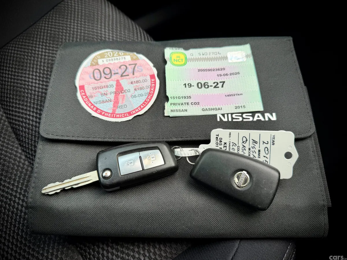 Nissan Qashqai Hatchback, Diesel, 2015, Red