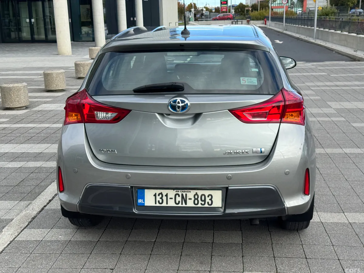 Toyota Auris Hatchback, Petrol Hybrid, 2013, Grey