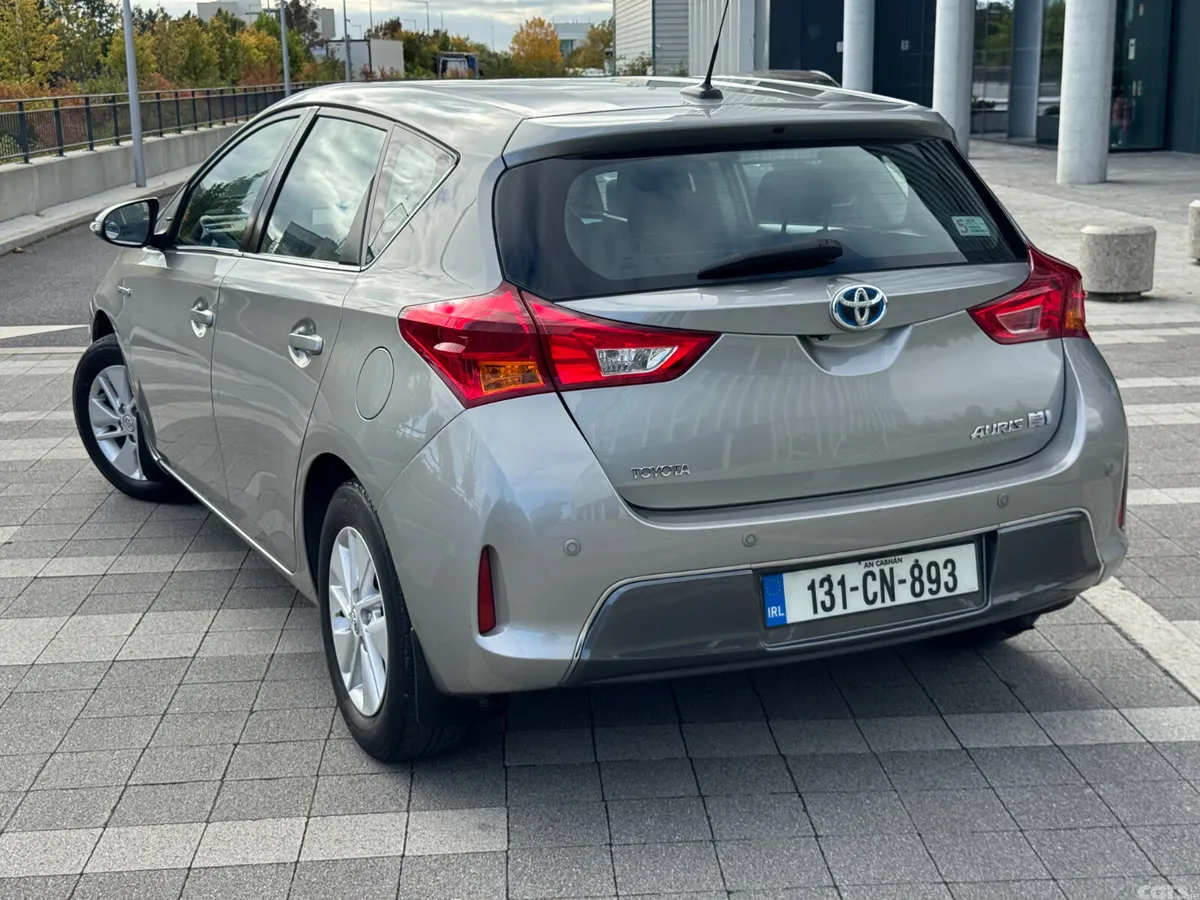 Toyota Auris Hatchback, Petrol Hybrid, 2013, Grey