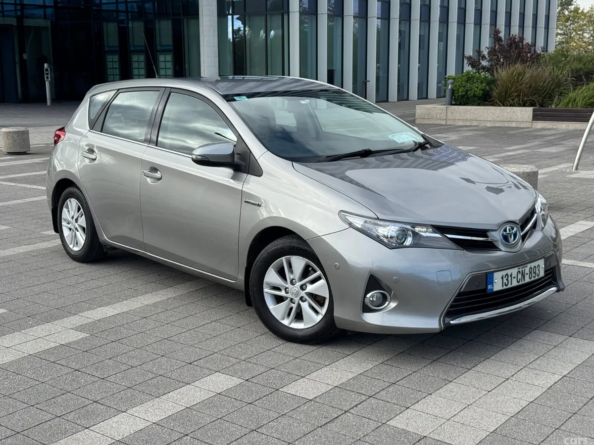 Toyota Auris Hatchback, Petrol Hybrid, 2013, Grey