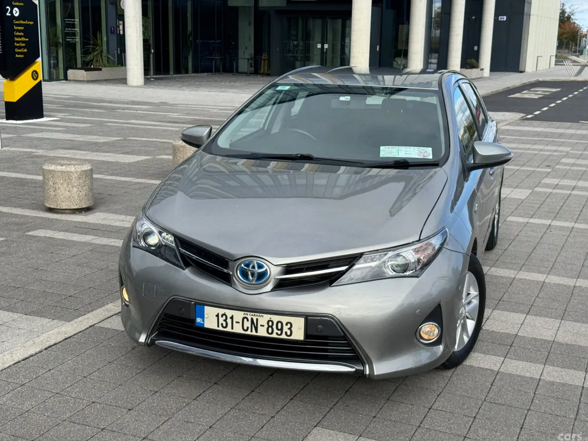 Toyota Auris Hatchback, Petrol Hybrid, 2013, Grey