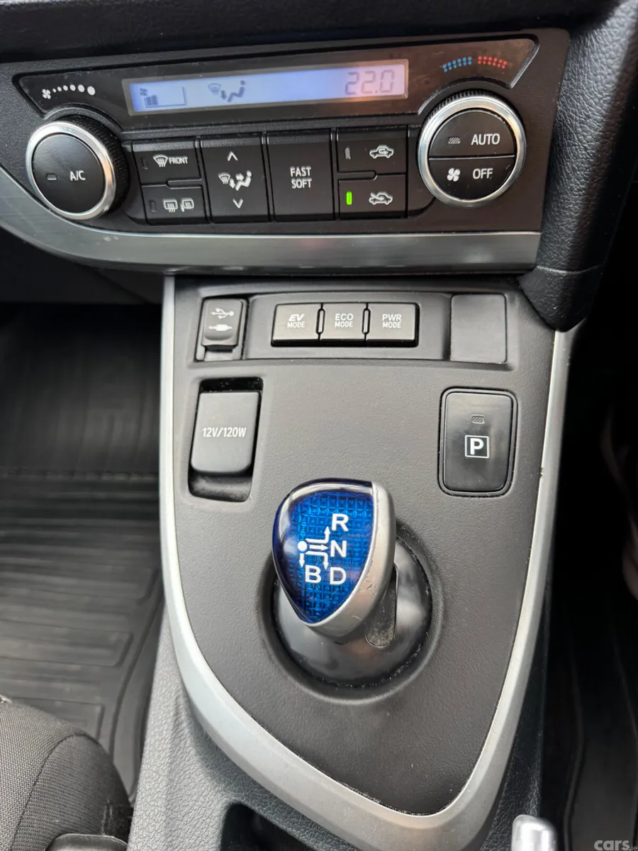 Toyota Auris Hatchback, Petrol Hybrid, 2013, Grey