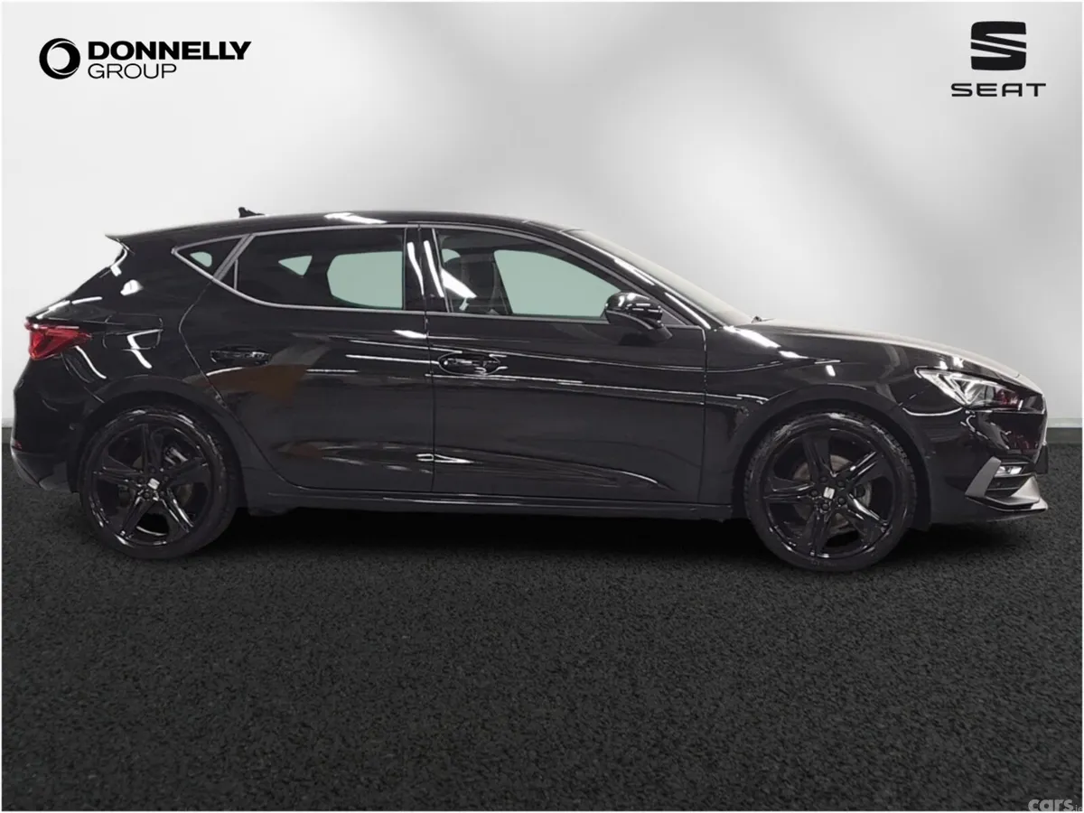 SEAT Leon Hatchback, Petrol, 2026, Black