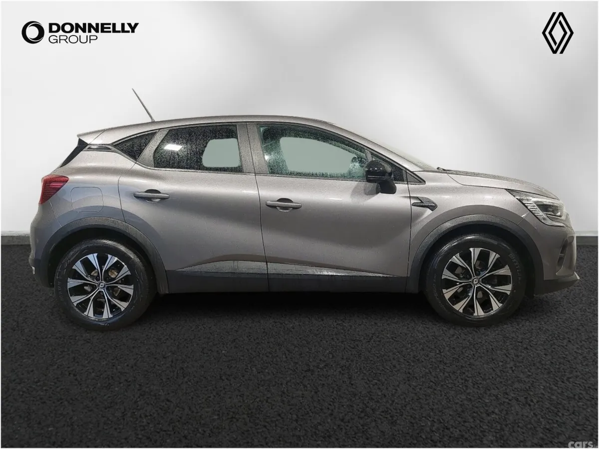 Renault Captur Hatchback, Petrol, 2024, Grey