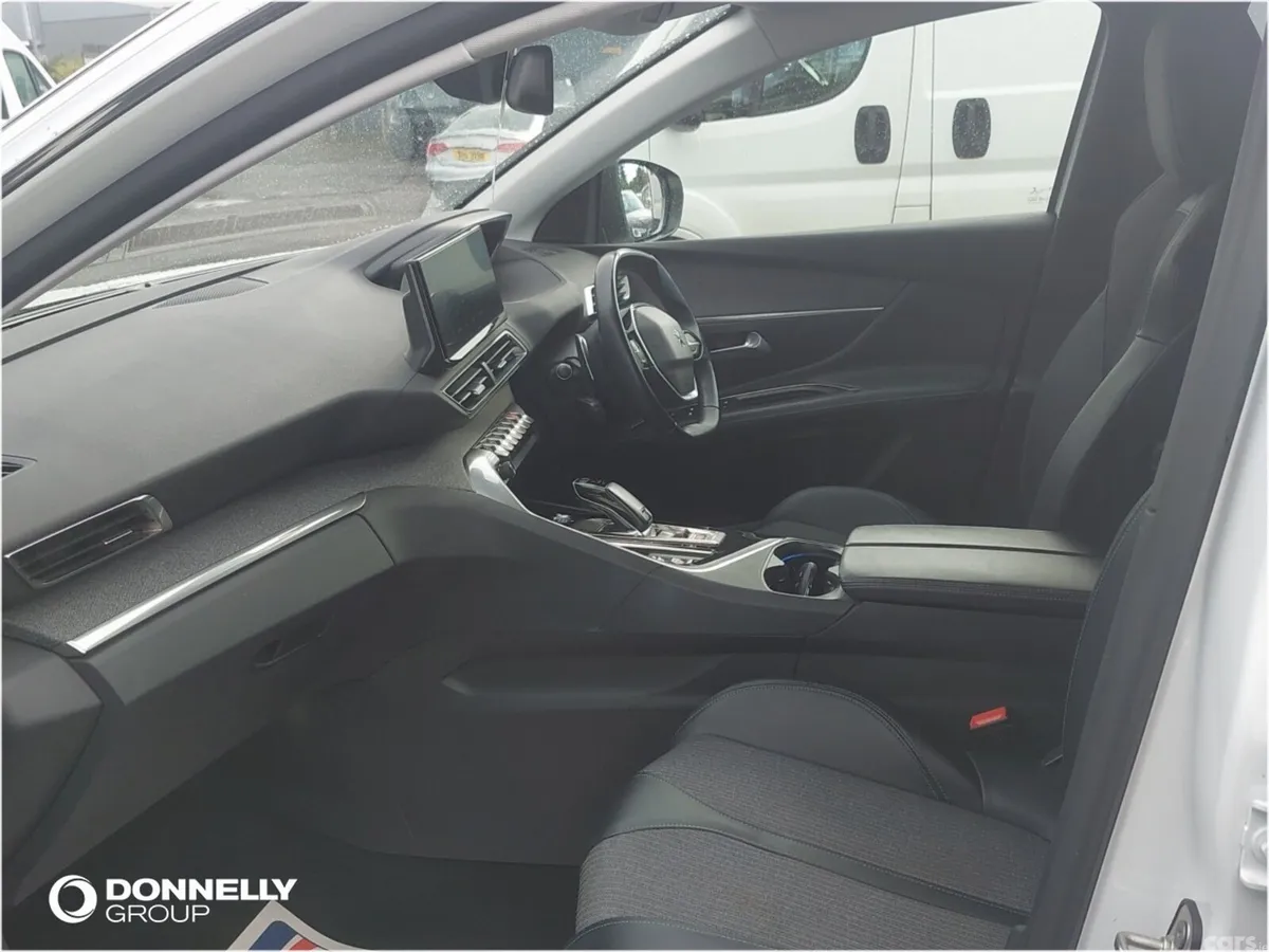Peugeot 3008 Estate, Petrol, 2021, White