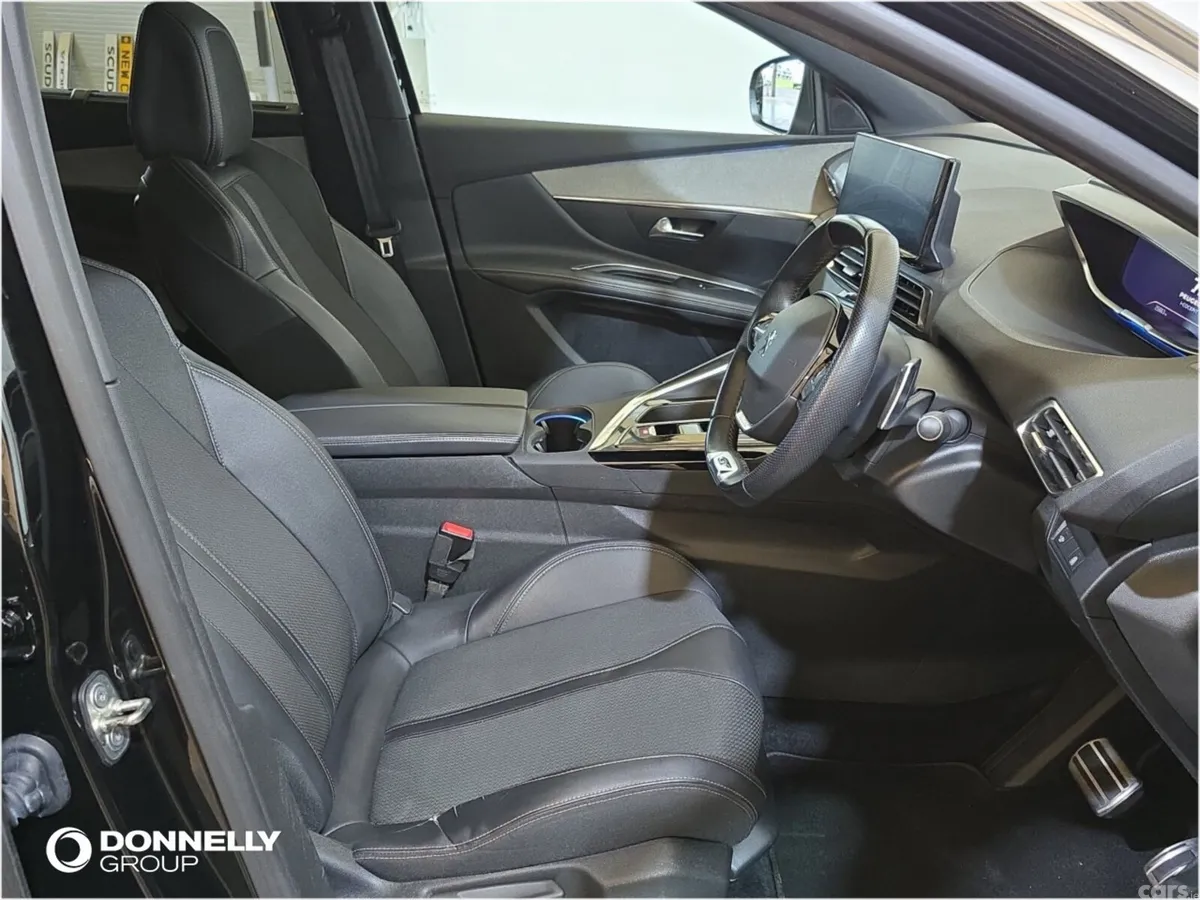 Peugeot 5008 Estate, Petrol, 2023, Black