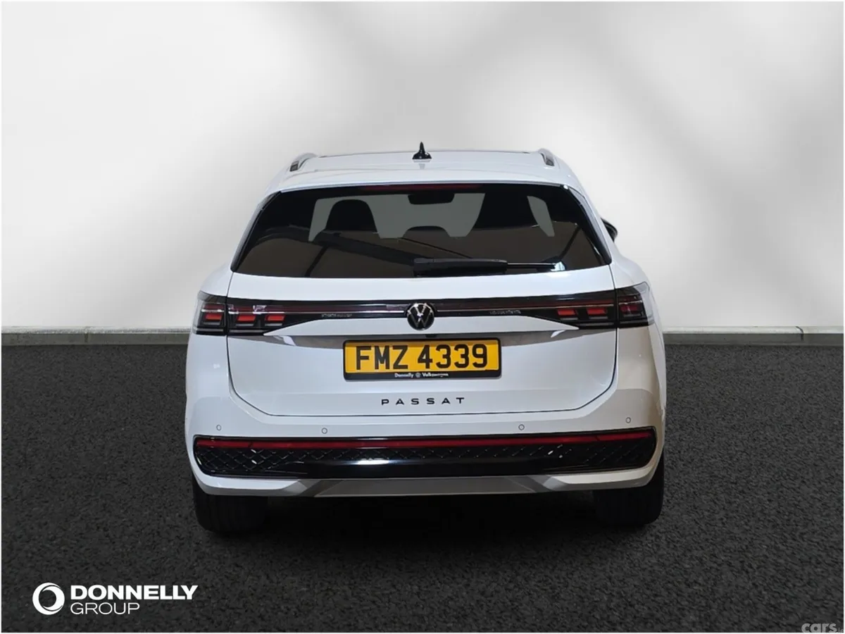 Volkswagen Passat Estate, Petrol Hybrid, 2024, White