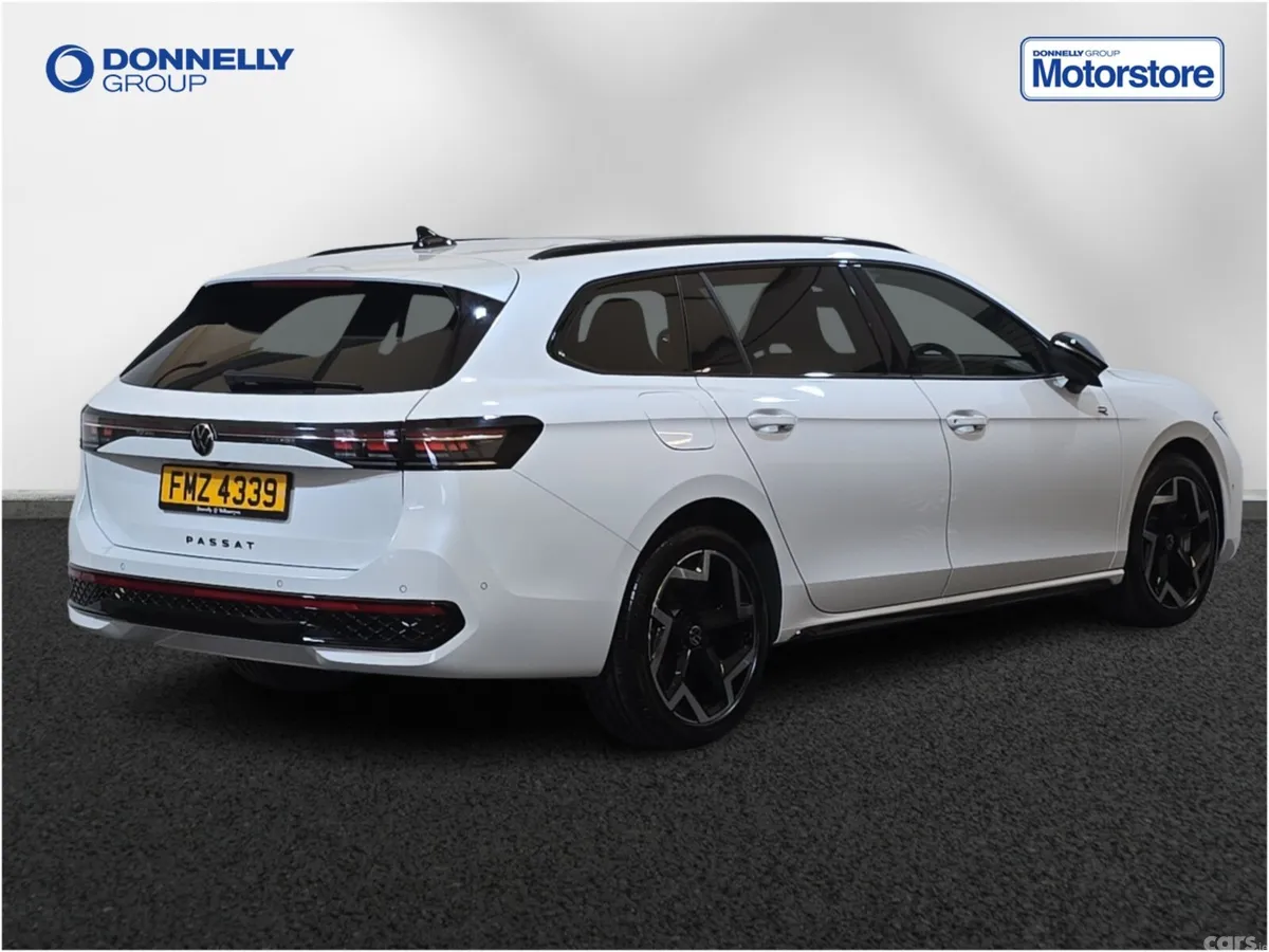 Volkswagen Passat Estate, Petrol Hybrid, 2024, White