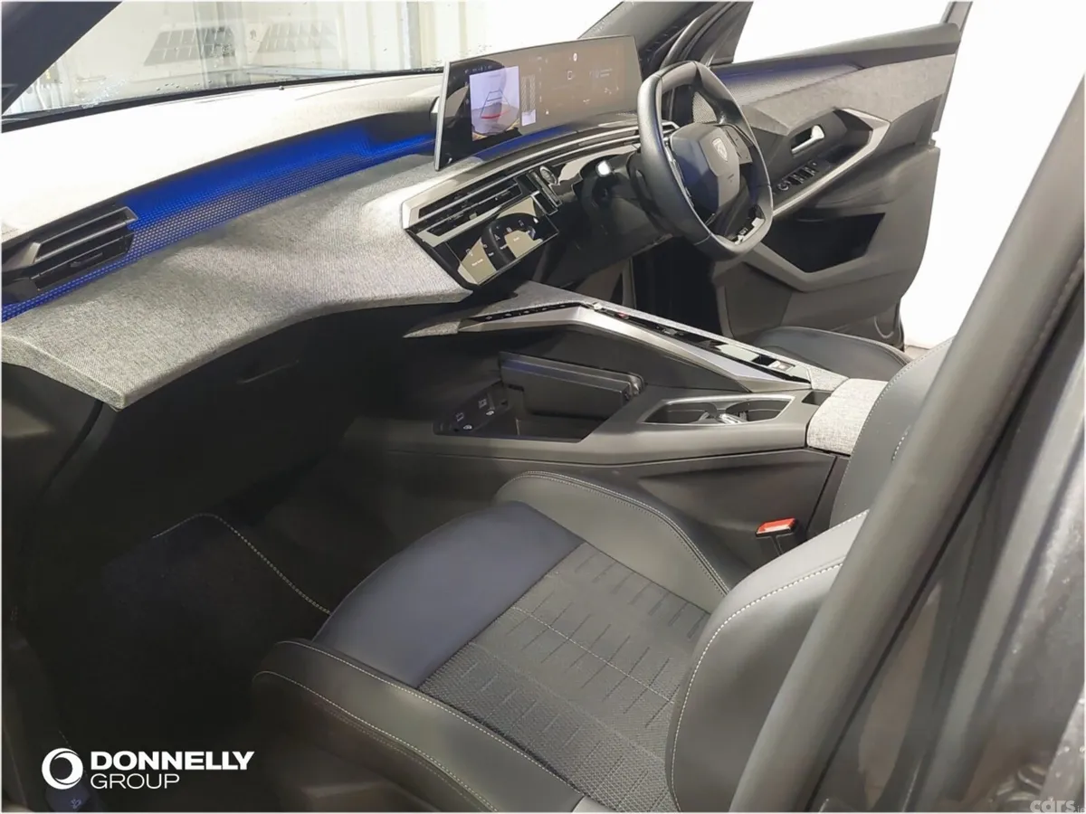 Peugeot 5008 SUV, Petrol, 2025, Grey