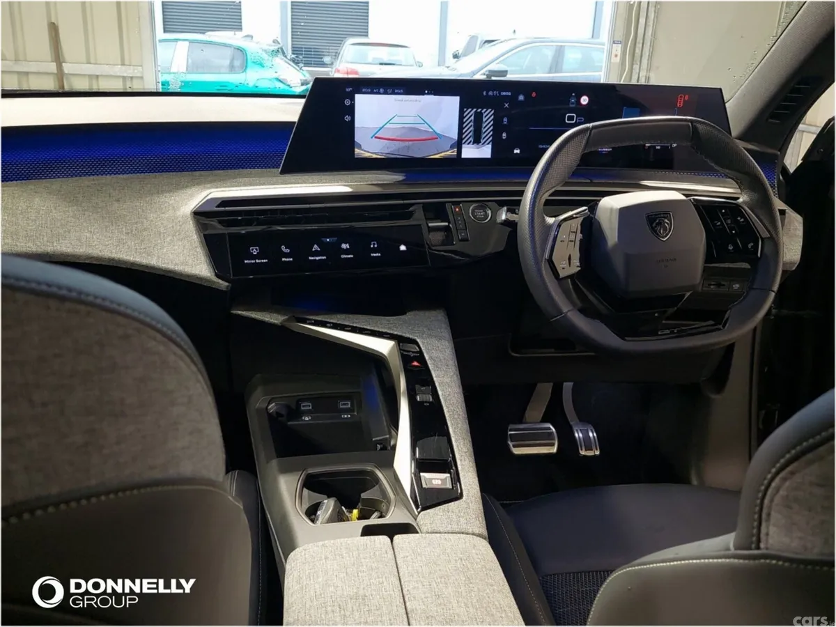 Peugeot 5008 SUV, Petrol, 2025, Grey