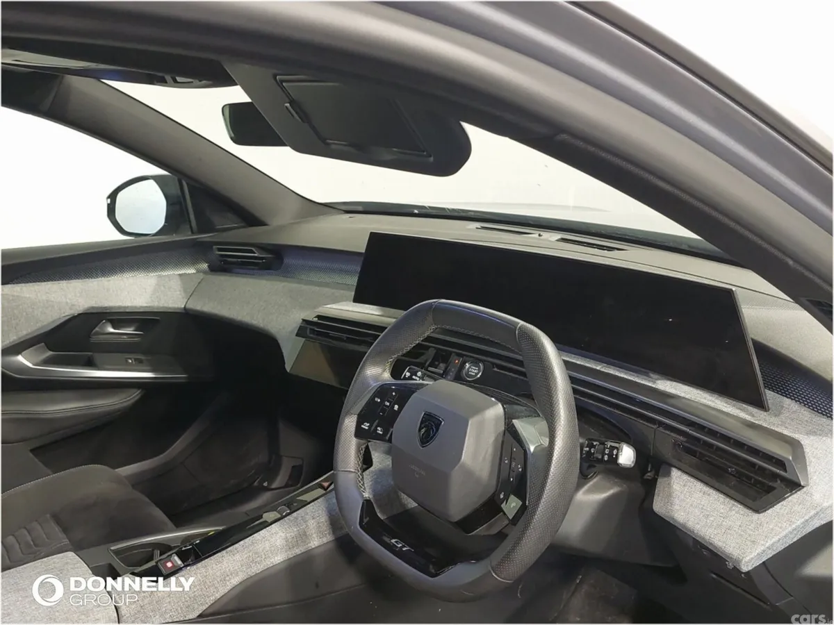 Peugeot 5008 SUV, Electric, 2025, Grey