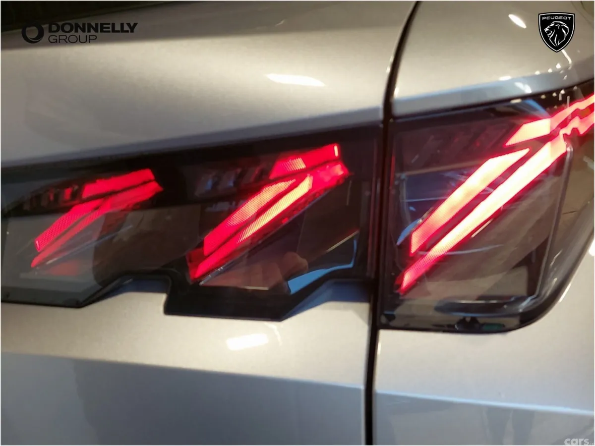 Peugeot 5008 SUV, Electric, 2025, Grey