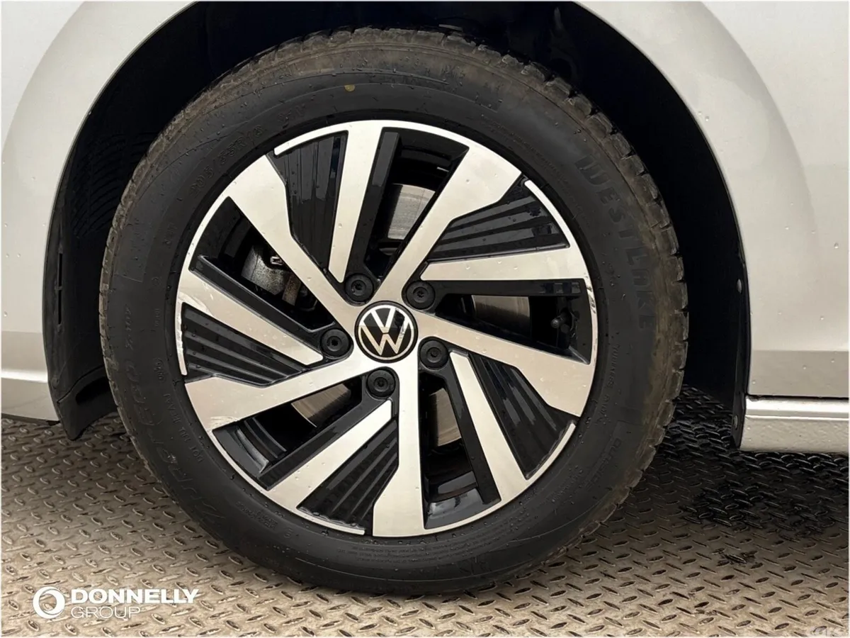 Volkswagen Golf Hatchback, Petrol Hybrid, 2023, Silver