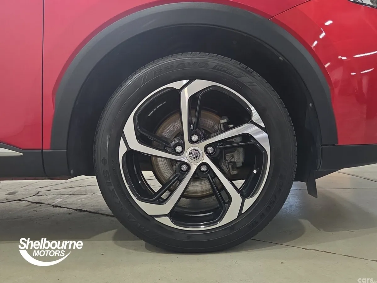 MG HS Hatchback, Petrol, 2023, Red