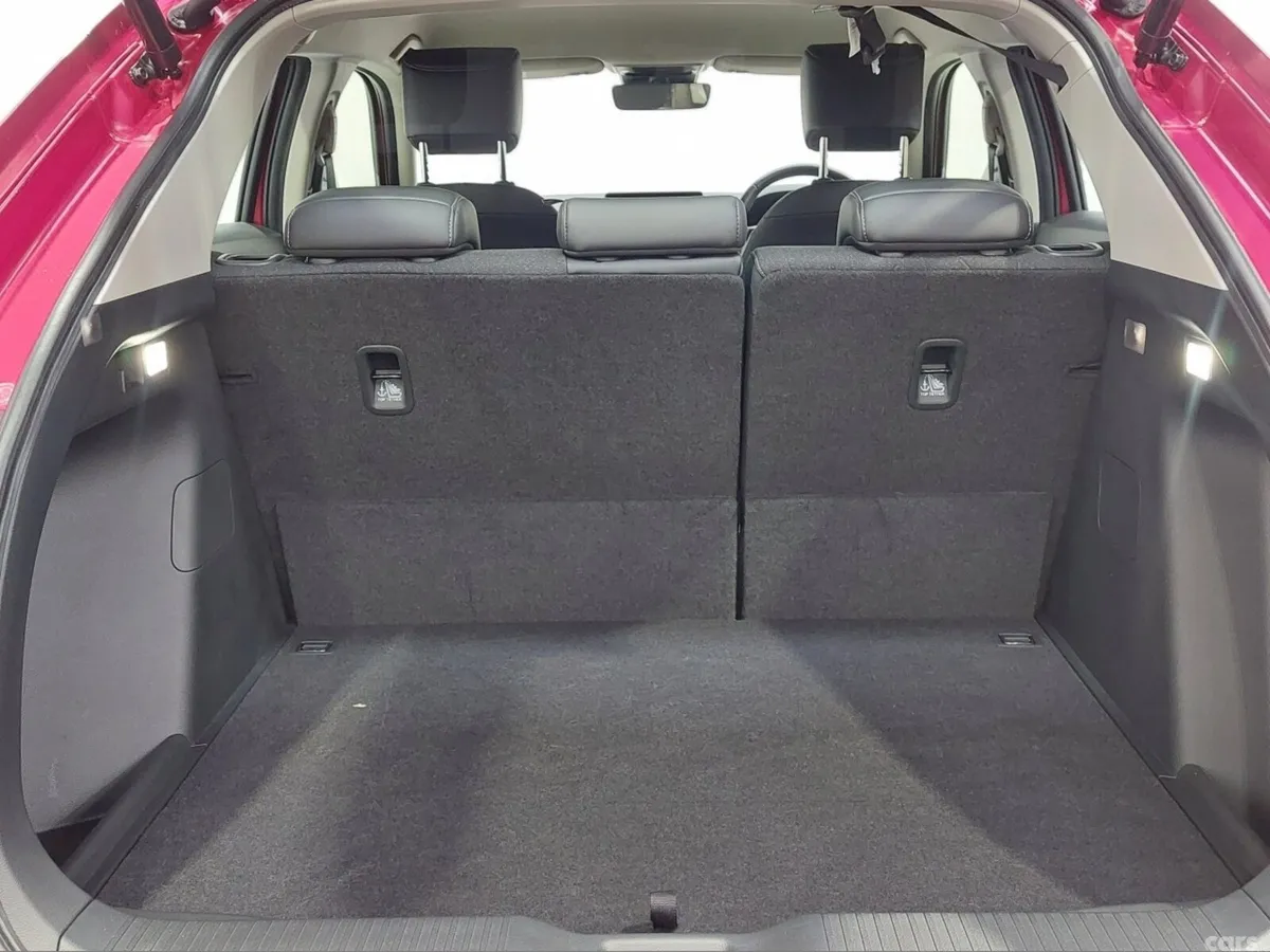 Honda HR-V Hatchback, Petrol Hybrid, 2023, Red