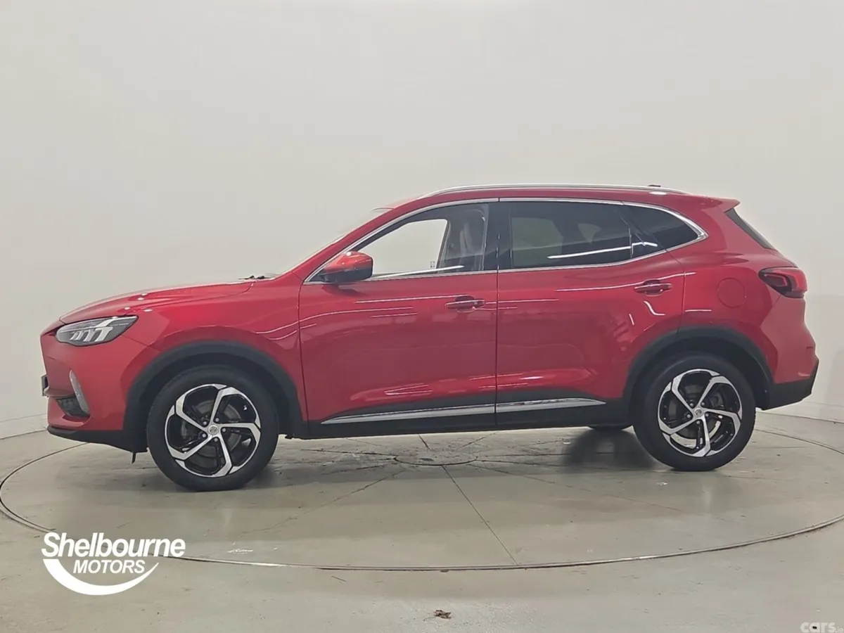 MG HS Hatchback, Petrol, 2023, Red
