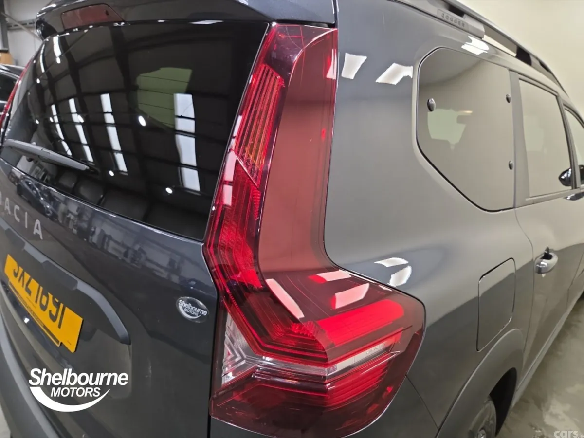 Dacia Jogger MPV, Petrol, 2023, Grey