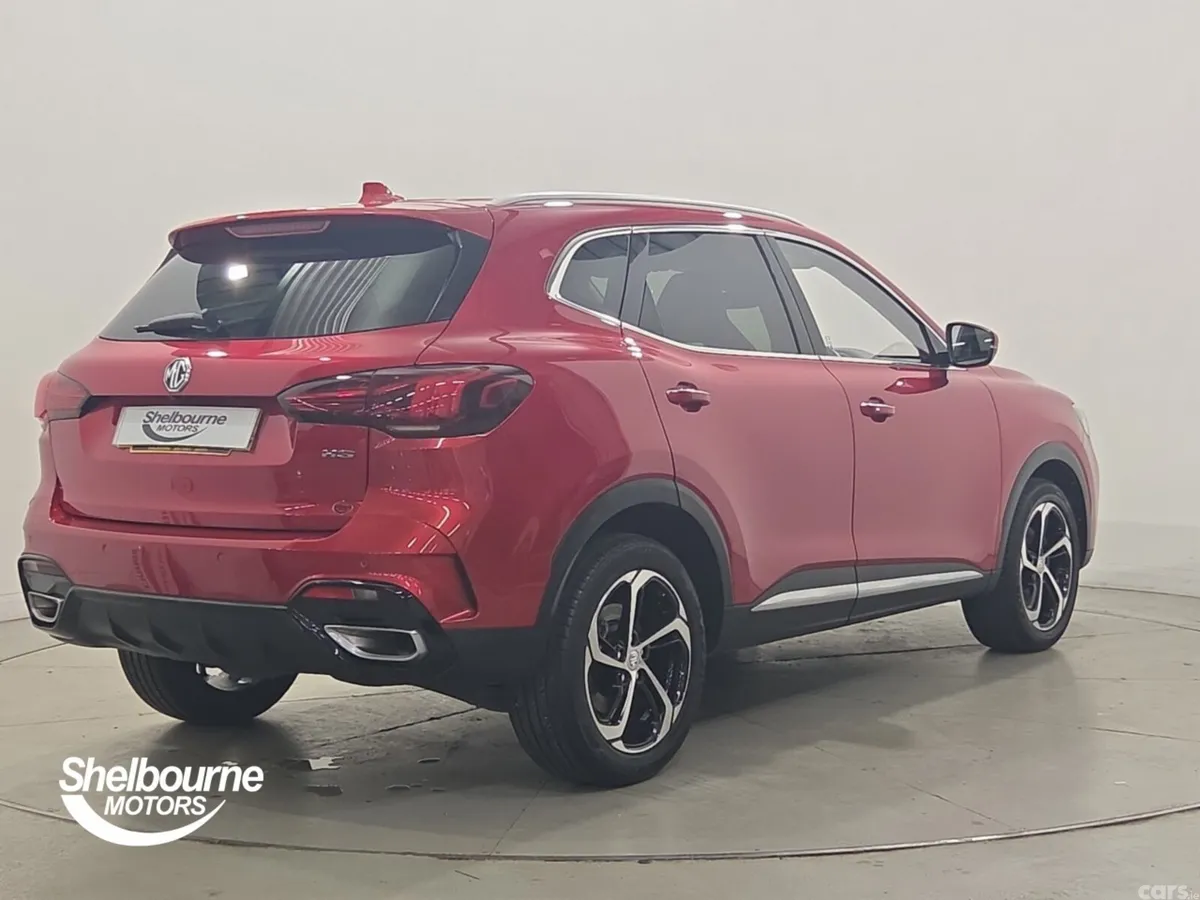 MG HS Hatchback, Petrol, 2023, Red
