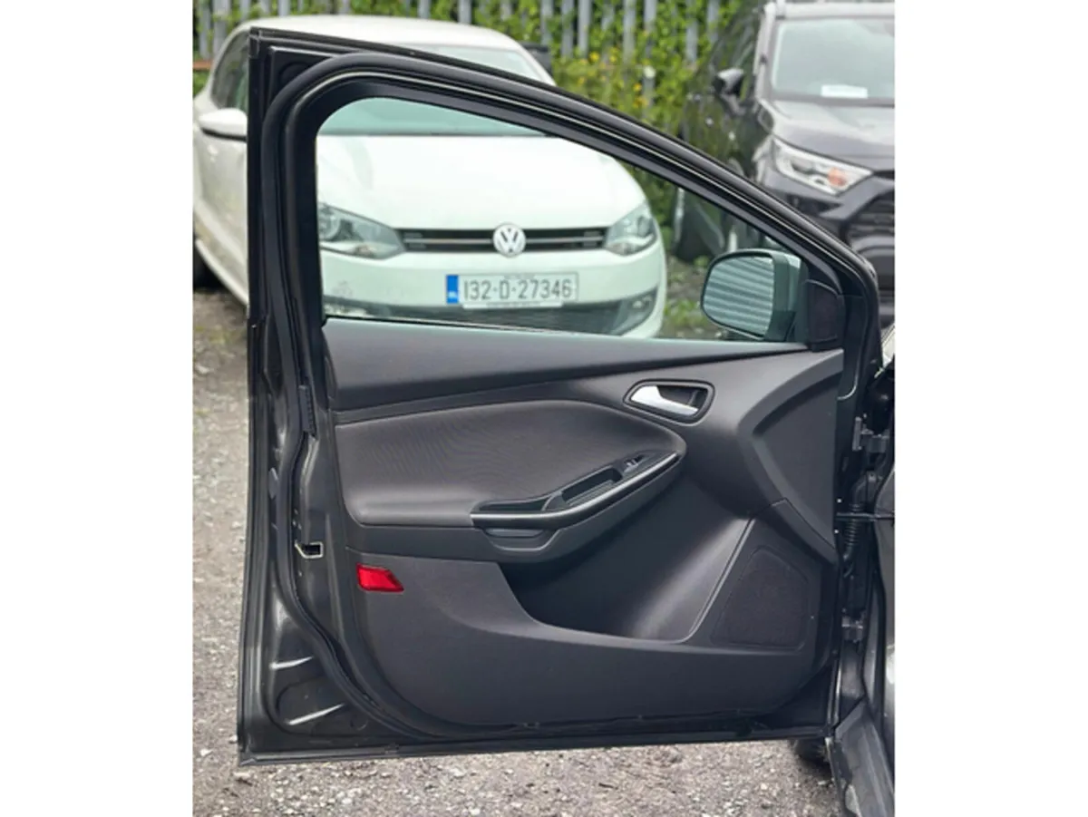 Ford Focus Hatchback, Petrol, 2018, Grey