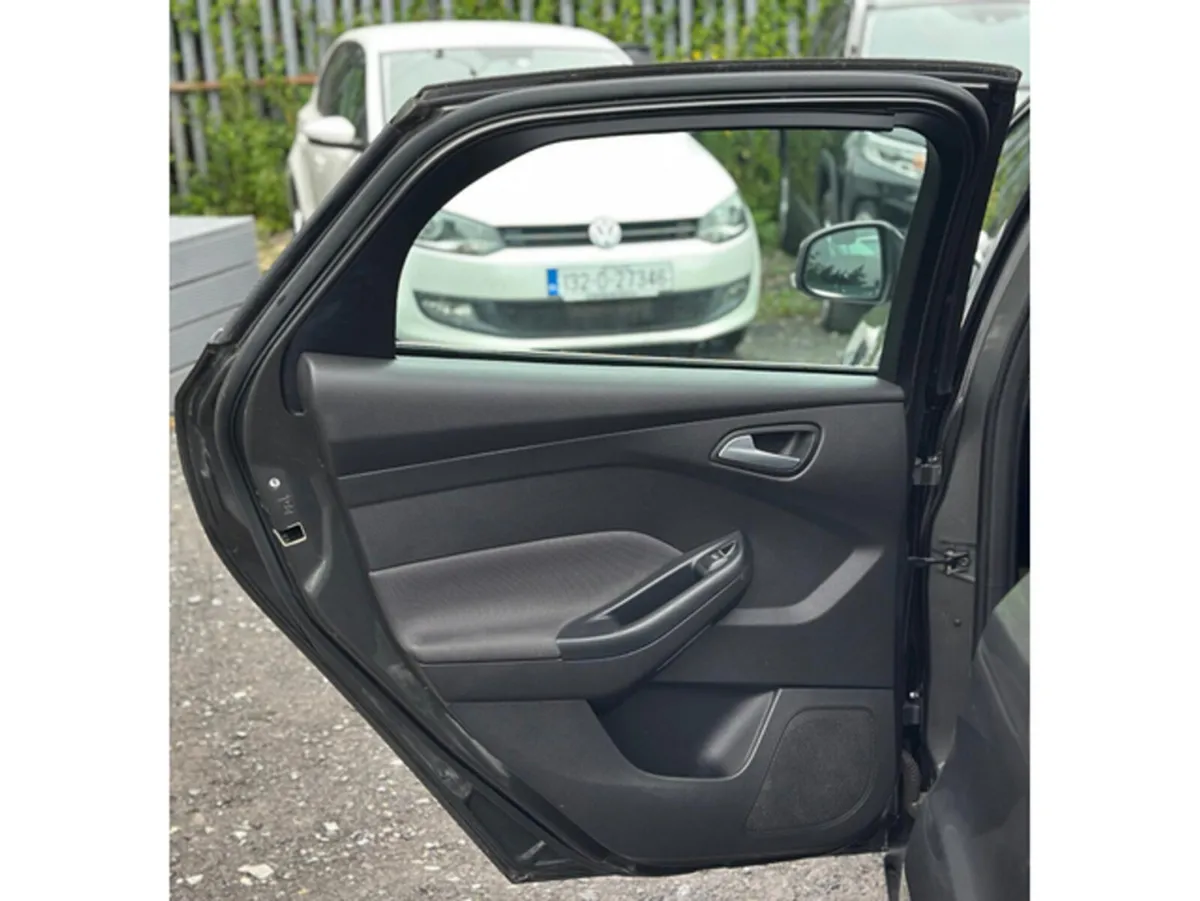 Ford Focus Hatchback, Petrol, 2018, Grey