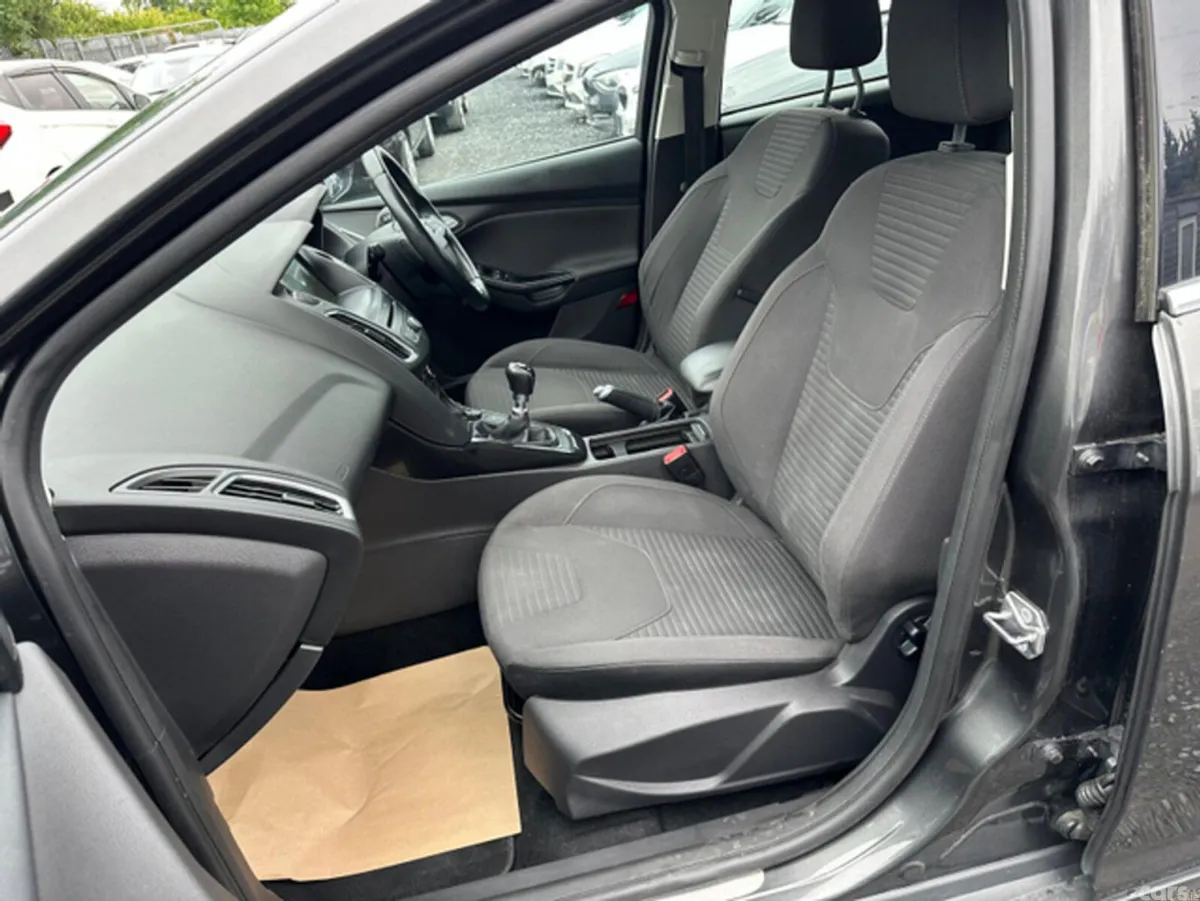 Ford Focus Hatchback, Petrol, 2018, Grey
