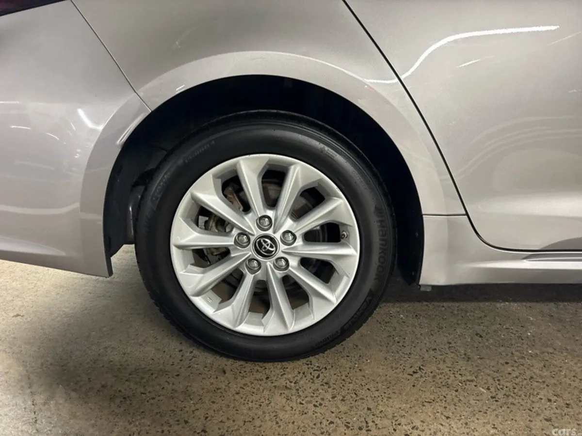 Toyota Corolla Saloon, Petrol Hybrid, 2020, Grey