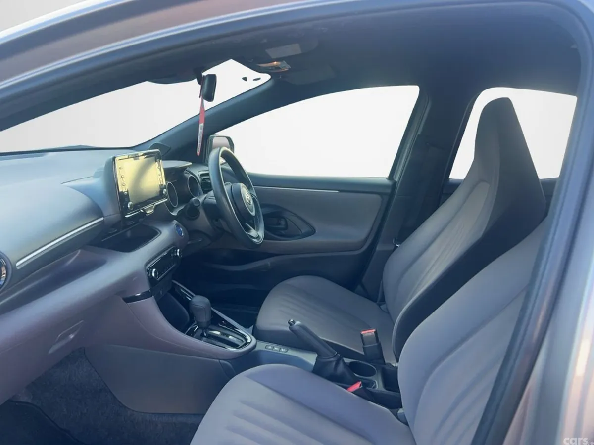 Toyota Yaris Hatchback, Petrol Hybrid, 2021, Brown