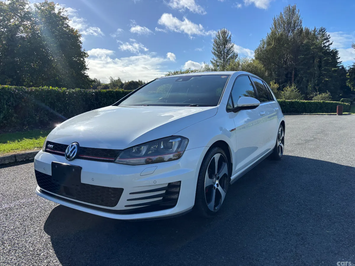 Volkswagen Golf Hatchback, Petrol, 2015, White
