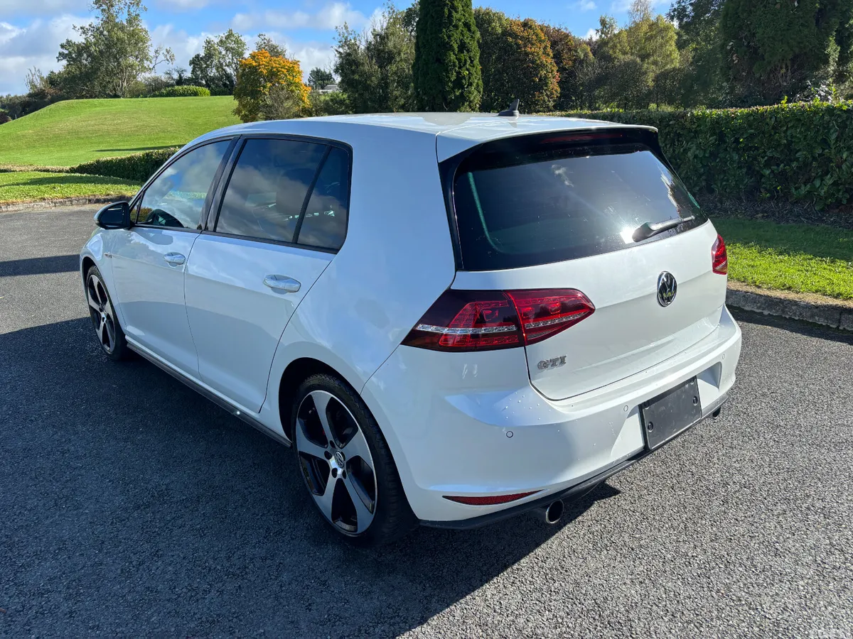 Volkswagen Golf Hatchback, Petrol, 2015, White